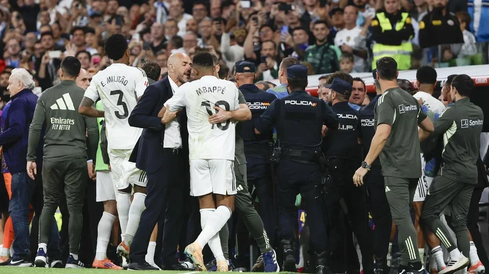 El Barça pierde el Clásico con un final con mucha tensión