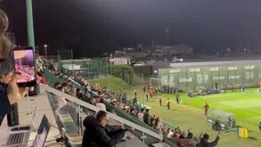 O momento em que os adeptos do Sporting festejam nas bancadas em Vila do Conde o segundo golo do Sp. Braga na Luz